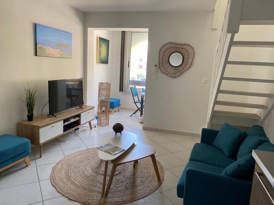 Ravissant T3 En Duplex Proche Mer Ла-Лонд-ле-Мор Экстерьер фото